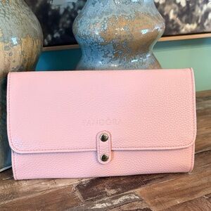 New Large Pandora Pink Pebbled Leather travel case beautiful gift